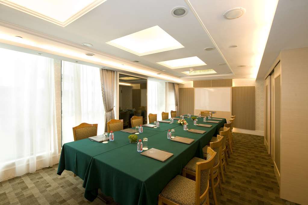 Bishop Lei International House Отель Гонконг